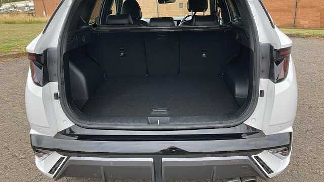 Hyundai TUCSON 1.6T Hybrid N Line S 5dr Auto Hybrid Estate White