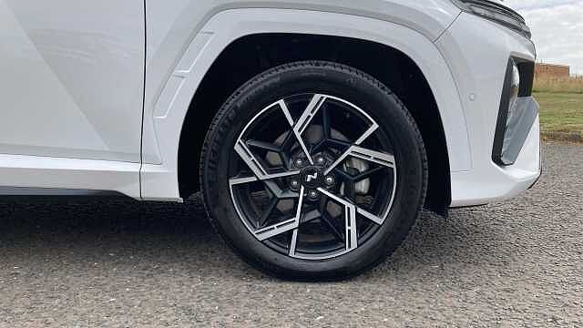 Hyundai TUCSON 1.6T Hybrid N Line S 5dr Auto Hybrid Estate White