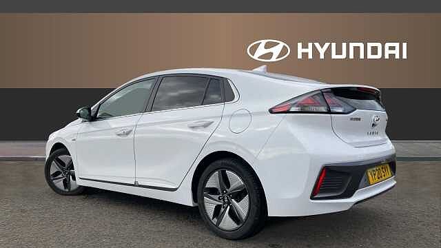 Hyundai IONIQ 1.6 GDi Hybrid Premium SE 5dr DCT Hybrid Hatchback White
