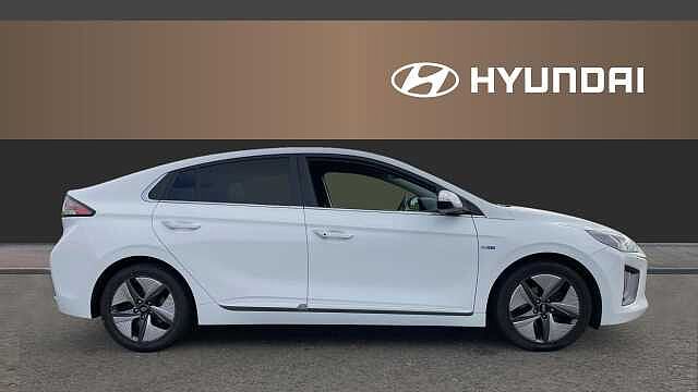 Hyundai IONIQ 1.6 GDi Hybrid Premium SE 5dr DCT Hybrid Hatchback White