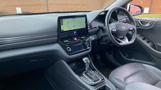 Hyundai IONIQ 1.6 GDi Hybrid Premium SE 5dr DCT Hybrid Hatchback White