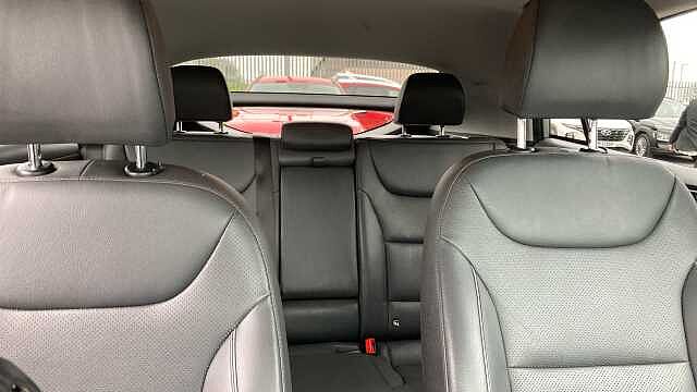 Hyundai IONIQ 1.6 GDi Plug-in Hybrid Premium SE 5dr DCT Hatchback