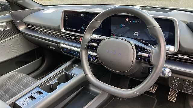 Hyundai IONIQ 6 239kW First Edition 77kWh 4dr AWD Auto Electric Saloon
