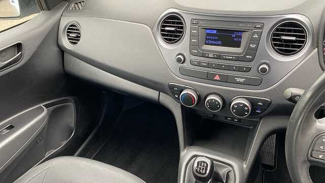 Hyundai i10 1.0 SE 5dr Petrol Hatchback