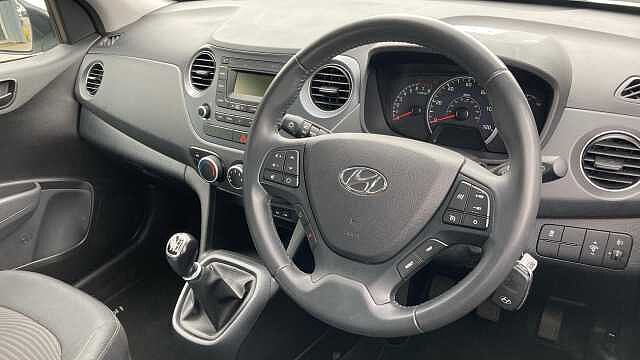 Hyundai i10 1.0 SE 5dr Petrol Hatchback