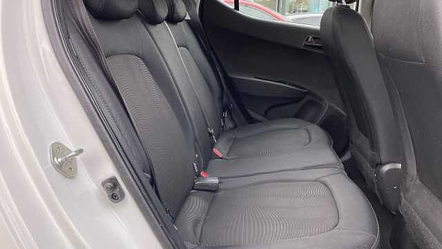Hyundai i10 1.0 SE 5dr Petrol Hatchback