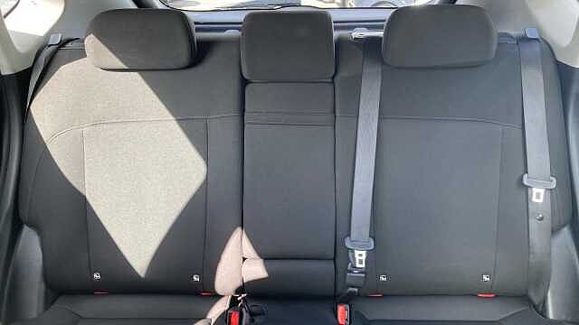 Hyundai KONA 1.6 GDi Hybrid Advance 5dr DCT Hybrid Hatchback Orange