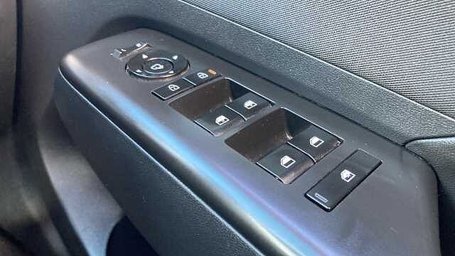 Hyundai KONA 1.6 GDi Hybrid Advance 5dr DCT Hybrid Hatchback Orange