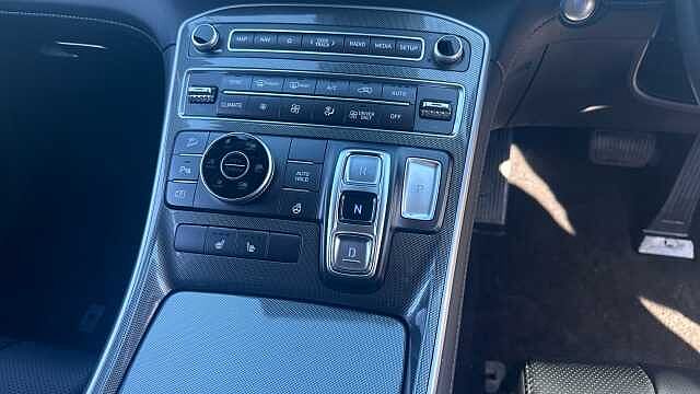 Hyundai SANTA FE 1.6 TGDi Hybrid Premium 5dr 4WD Auto Grey