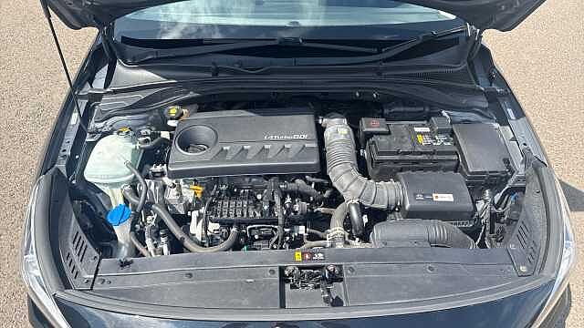 Hyundai i30 1.4T GDI Premium 5dr