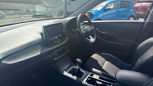 Hyundai i30 1.4T GDI Premium 5dr