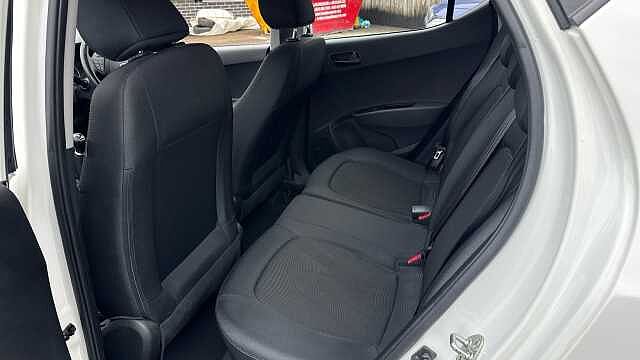 Hyundai i10 1.0 SE 5dr
