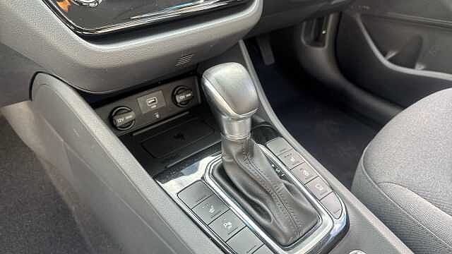 Hyundai IONIQ 1.6 GDi Hybrid Premium 5dr DCT Hybrid Hatchback Blue