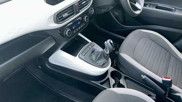 Hyundai I10 1.2 MPi Premium 5dr Auto Petrol Hatchback White
