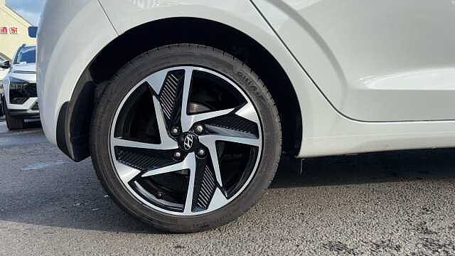 Hyundai I10 1.2 MPi Premium 5dr Auto Petrol Hatchback White