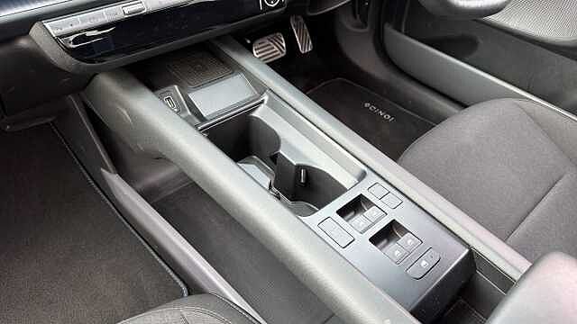 Hyundai IONIQ 6 168kW Premium 77kWh 4dr Auto Electric Saloon
