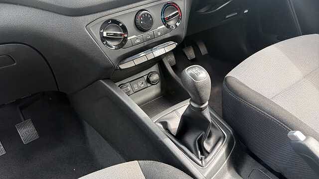 Hyundai i20 1.2 MPi S Connect 5dr Petrol Hatchback