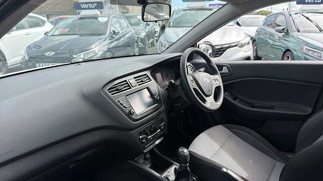 Hyundai i20 1.2 MPi S Connect 5dr Petrol Hatchback