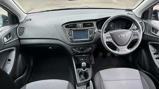Hyundai i20 1.2 MPi Play 5dr Petrol Hatchback