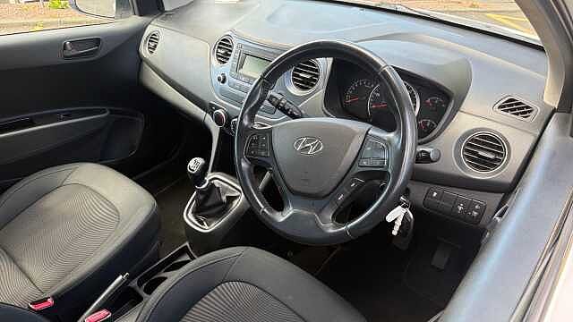 Hyundai i10 1.0 SE 5dr Petrol Hatchback