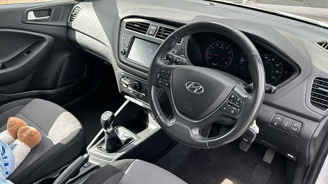 Hyundai i20 1.2 MPi SE 5dr Petrol Hatchback