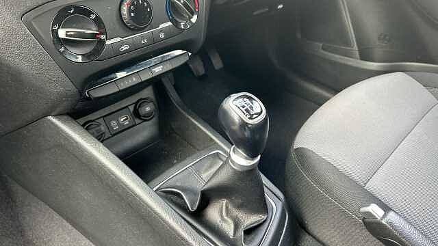 Hyundai i20 1.2 MPi SE 5dr Petrol Hatchback