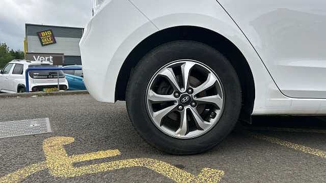 Hyundai i20 1.2 MPi SE 5dr Petrol Hatchback