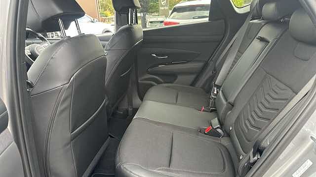 Hyundai TUCSON 1.6T 239 Hybrid Black Line 5dr Auto Hybrid Estate Shimmering Silver - Metallic