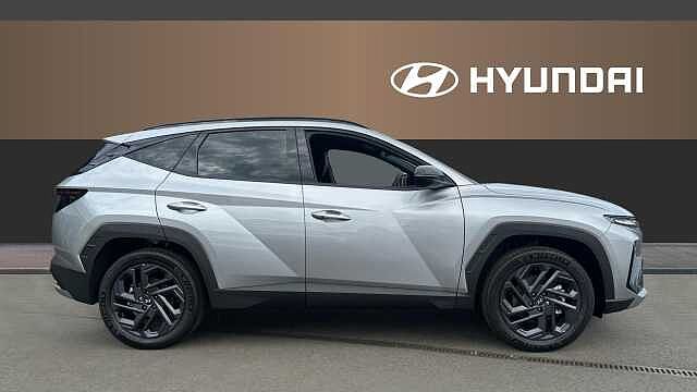 Hyundai TUCSON 1.6T 239 Hybrid Black Line 5dr Auto Hybrid Estate Shimmering Silver - Metallic