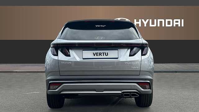 Hyundai TUCSON 1.6T 239 Hybrid Black Line 5dr Auto Hybrid Estate Shimmering Silver - Metallic
