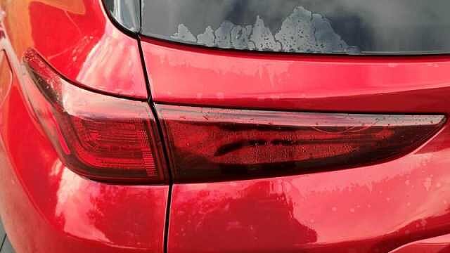 Hyundai KONA PLAY 1.0 TURBO PETROL MANUAL Red
