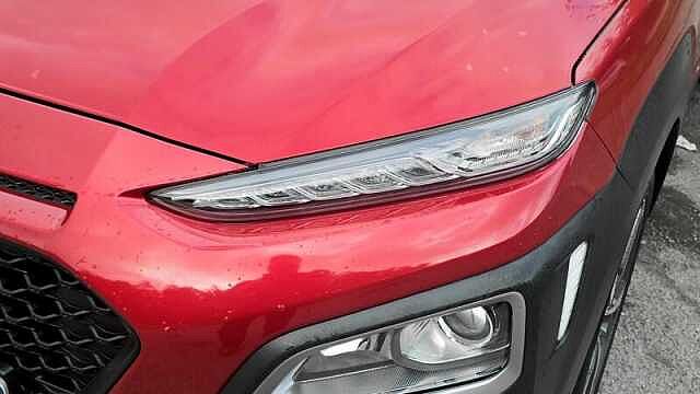 Hyundai KONA PLAY 1.0 TURBO PETROL MANUAL Red