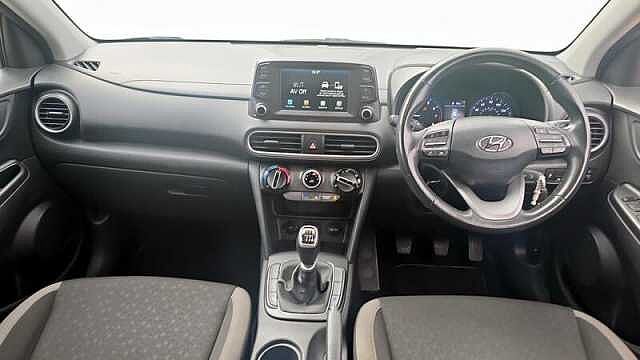 Hyundai KONA PLAY 1.0 TURBO PETROL MANUAL Red
