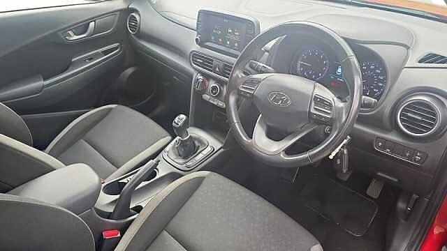 Hyundai KONA PLAY 1.0 TURBO PETROL MANUAL Red