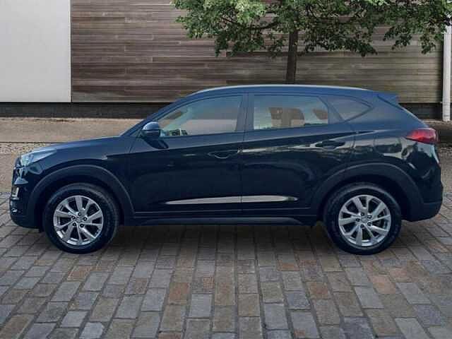 Hyundai TUCSON SE NAV 1.6 PETROL TURBO 177PS MANUAL Black