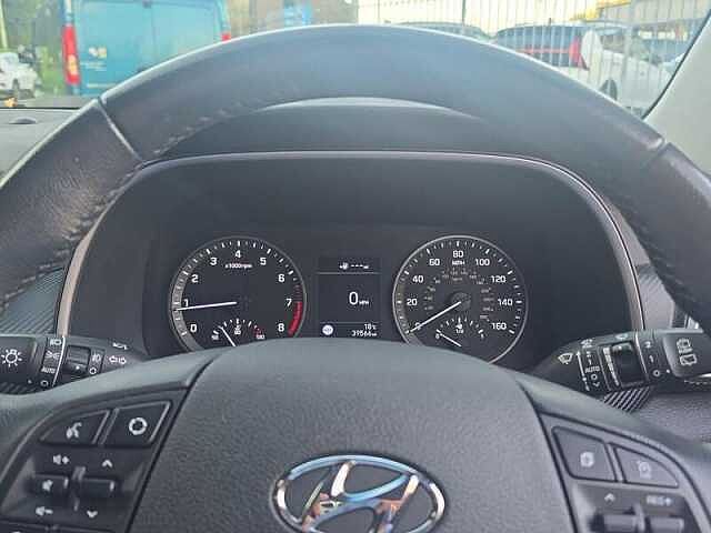 Hyundai TUCSON SE NAV 1.6 PETROL TURBO 177PS MANUAL Black