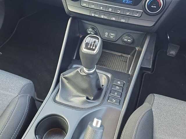 Hyundai TUCSON SE NAV 1.6 PETROL TURBO 177PS MANUAL Black