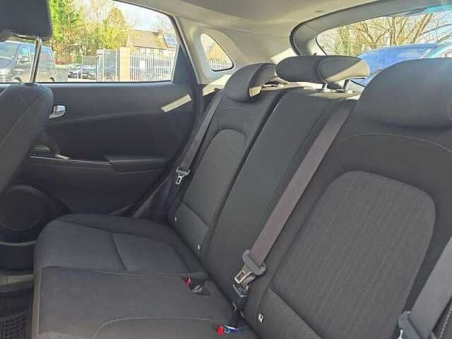 Hyundai KONA Se Connect Gdi Hev S-A Black