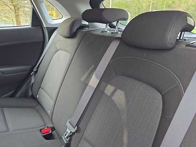 Hyundai KONA Se Connect T-Gdi Mhev Red