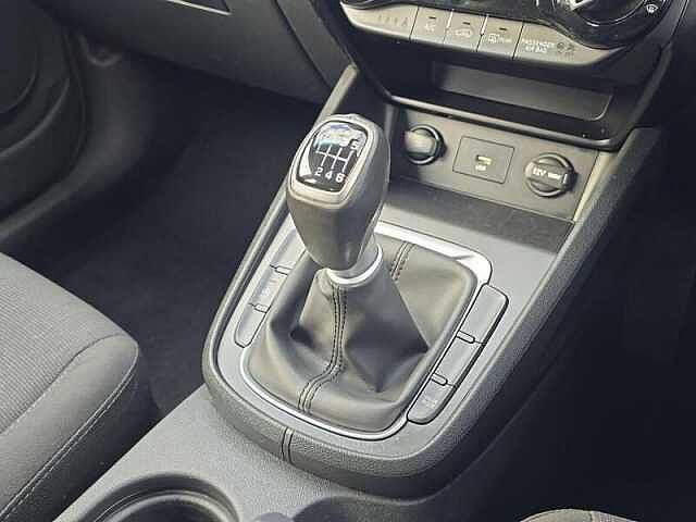 Hyundai KONA Se Connect T-Gdi Mhev Red