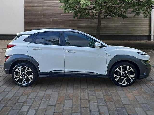 Hyundai KONA 1.0 T-GDi MHEV Premium Hybrid 120 ps White