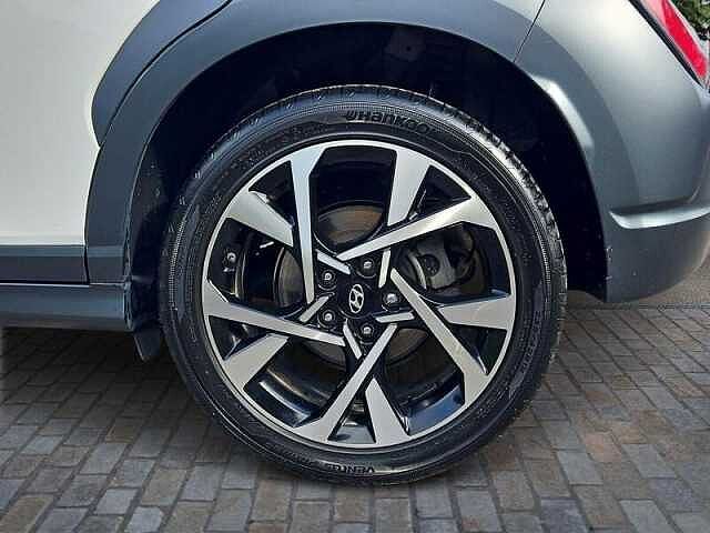 Hyundai KONA 1.0 T-GDi MHEV Premium Hybrid 120 ps White