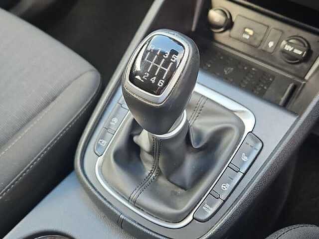 Hyundai KONA 1.0 T-GDi MHEV Premium Hybrid 120 ps White