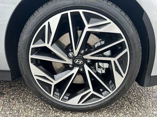 Hyundai IONIQ 6 77.4kWh Ultimate Auto 4dr Gold