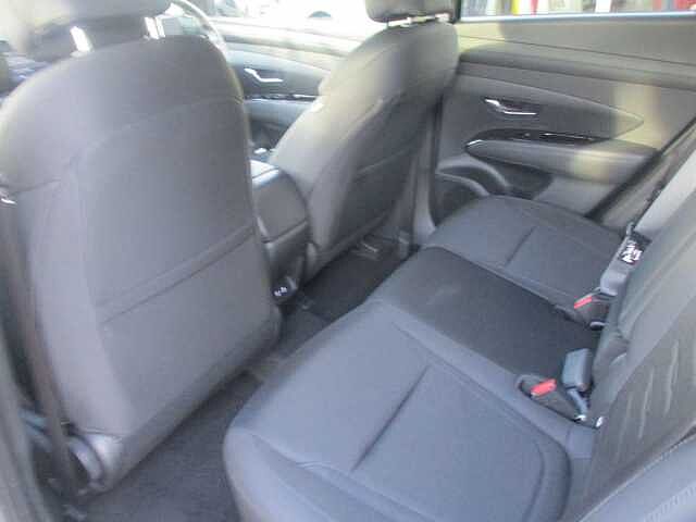 Hyundai TUCSON PLUG-IN HYBRID 1.6 T-GDi 13.8kWh Advance Auto Euro 6 (s/s) 5dr Grey