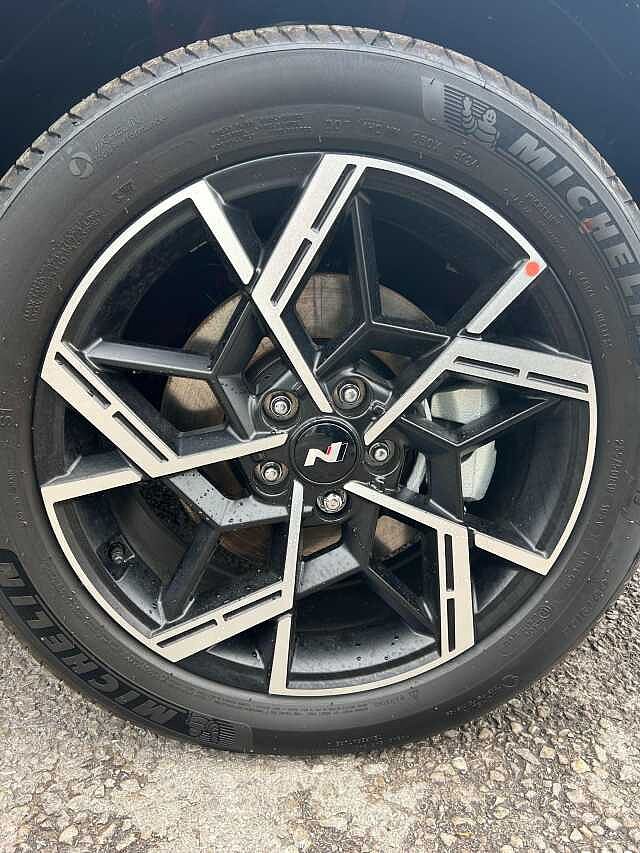 Hyundai TUCSON PLUG-IN HYBRID 1.6 T-GDi 13.8kWh N Line Auto Euro 6 (s/s) 5dr Red