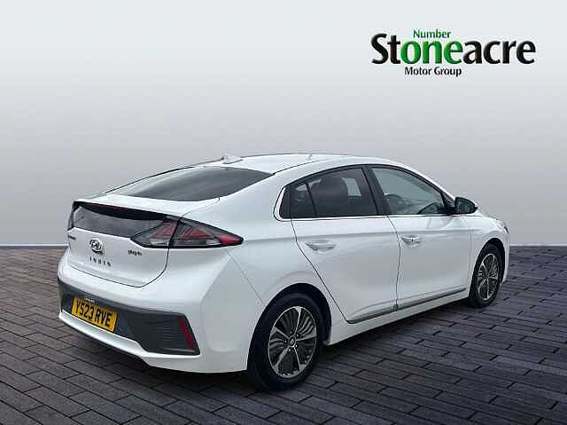 Hyundai IONIQ Plug-In Hybrid 1.6 h-GDi 8.9kWh Premium SE DCT Euro 6 (s/s) 5dr