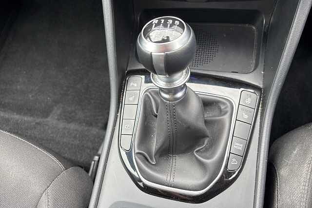 Hyundai TUCSON 1.6 TGDi Premium 5dr 2WD White