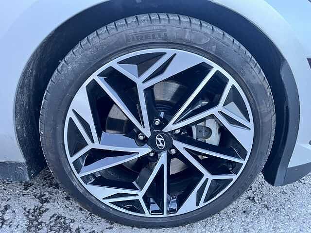 Hyundai IONIQ 6 168kW Premium 77kWh 4dr Auto Gold