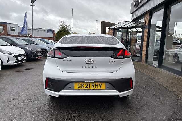 Hyundai IONIQ 1.6 GDi Hybrid Premium SE 5dr DCT White